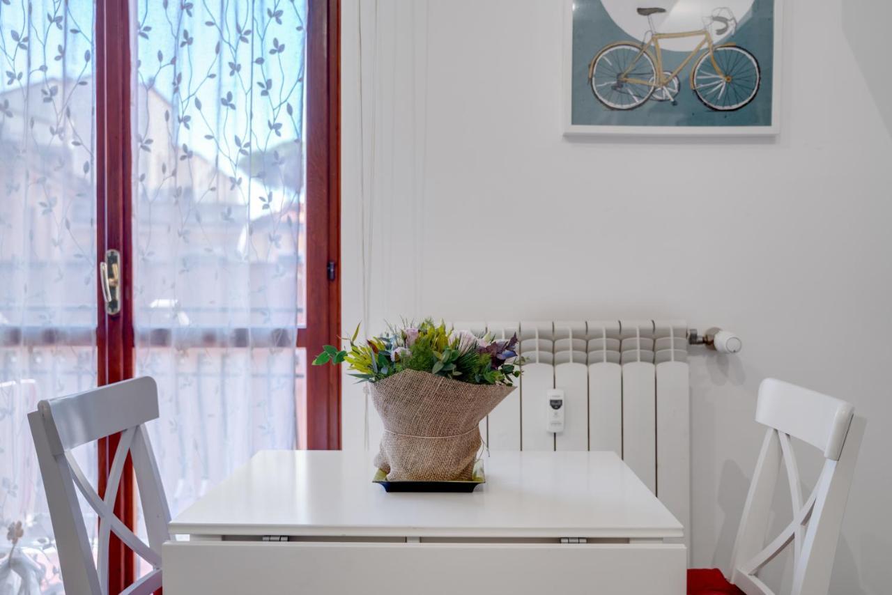 Walking Distance From San Pietro Apartment Bagian luar foto
